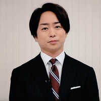 嵐 櫻井翔 渾身のパーマヘアが大不評でストレートに戻す 髪型変化が話題に 嵐 櫻井翔 渾身のパーマヘアが大不評でストレートに戻す 髪型変化が話題に