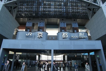 【目撃】京都駅の宝くじ売場にキスマイ藤ヶ谷、玉森、横尾!ロケバスの窓から手を振ってくれた!まとめのカテゴリ一覧Johnny’s Joceeについて関連サイト一覧
