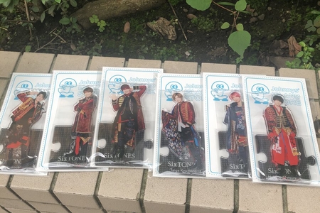 SixTONES アクスタ セットの+giftsmate.net